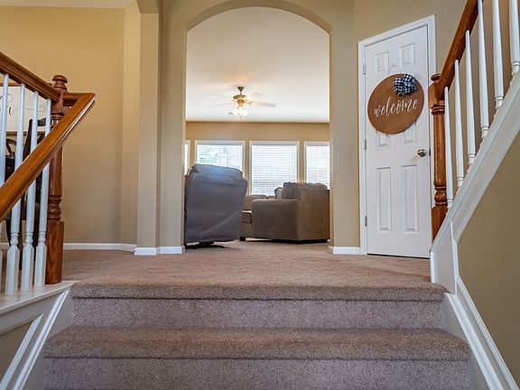 4th image of 212 Thames Cir