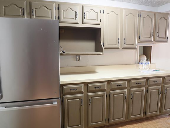 3rd image of 319 S Kenmore Dr