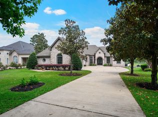 11520 Grandview Dr, Montgomery, TX 77356