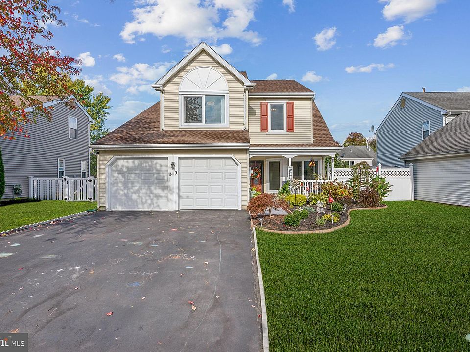 1st image of 49 Tudor Dr