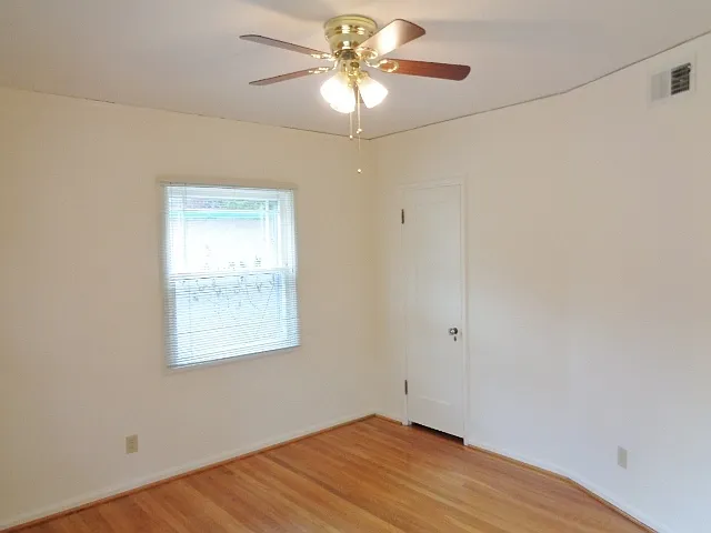 ne12a — Photo 5