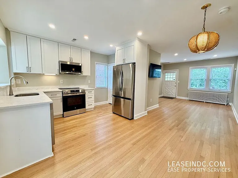 1941 39th St NW — Photo 7