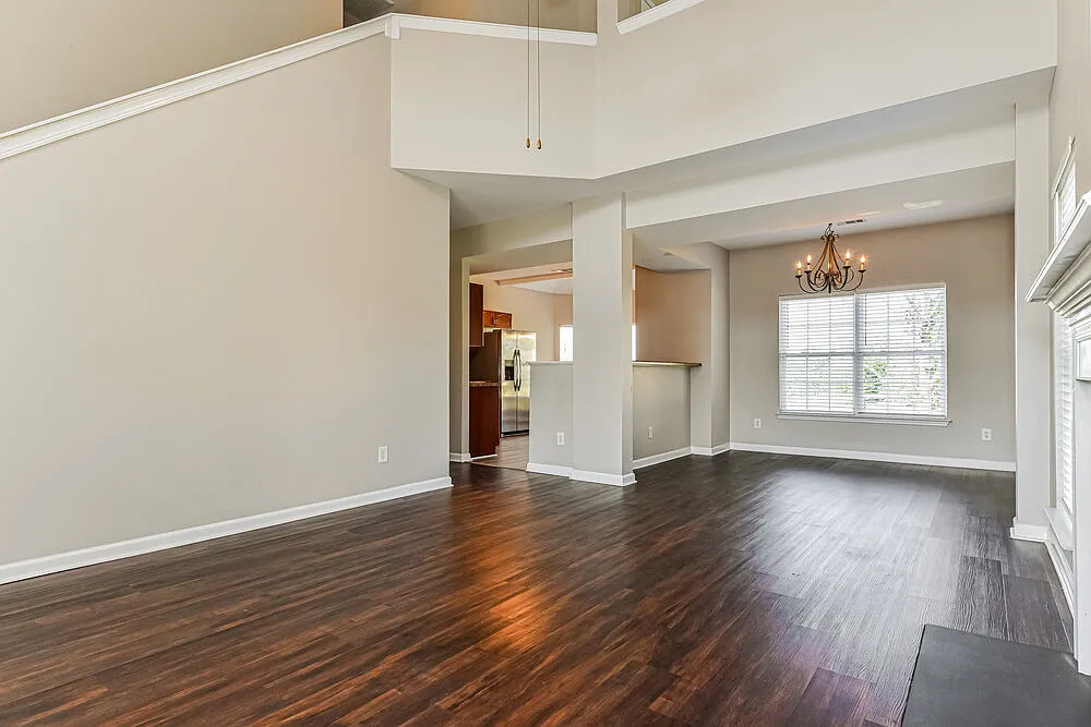 4 bed, 2.5 bath, 2343 sqft, $2,755 — Photo 4