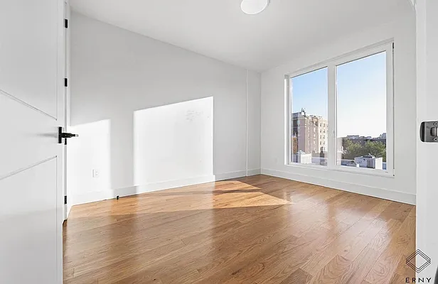 Rented by ERNY LLC | media 6