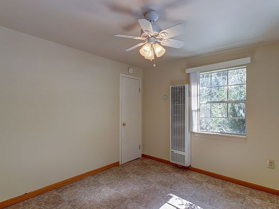 5th image of 1049 W Canyon Dr