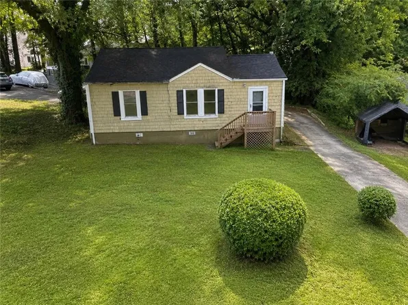 2173 Castlewood St, East Pt, GA 30344