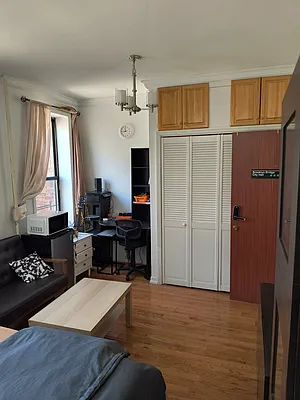 Rented by Dyer Estate Mgmt | media 9