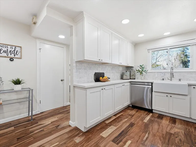 5711 Hillbright Cir — Photo 4