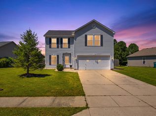 640 Streamside Dr, Greenfield, IN 46140
