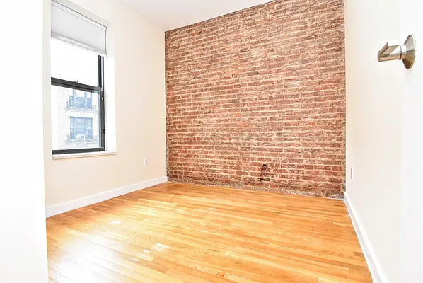 Rented by Bohemia Realty Group | media 18