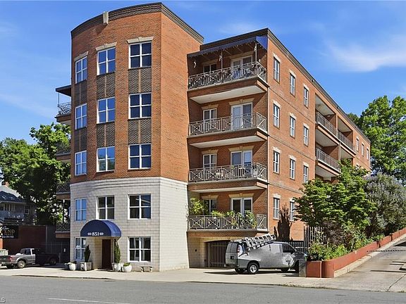 3rd image of 851 W 4th St Unit 20