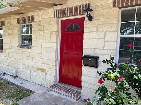 5th image of 306 CRESHAM DR