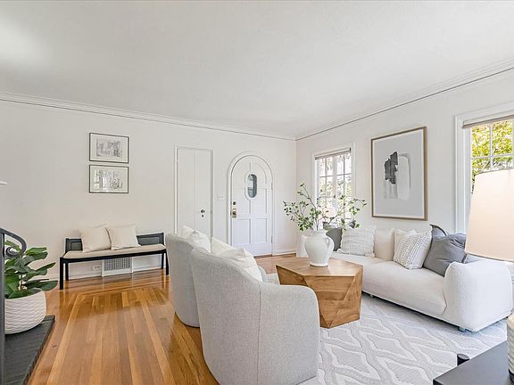 4th image of 644 Coe Ave
