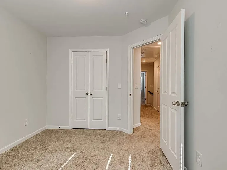 204 Kinsale Dr — Photo 12