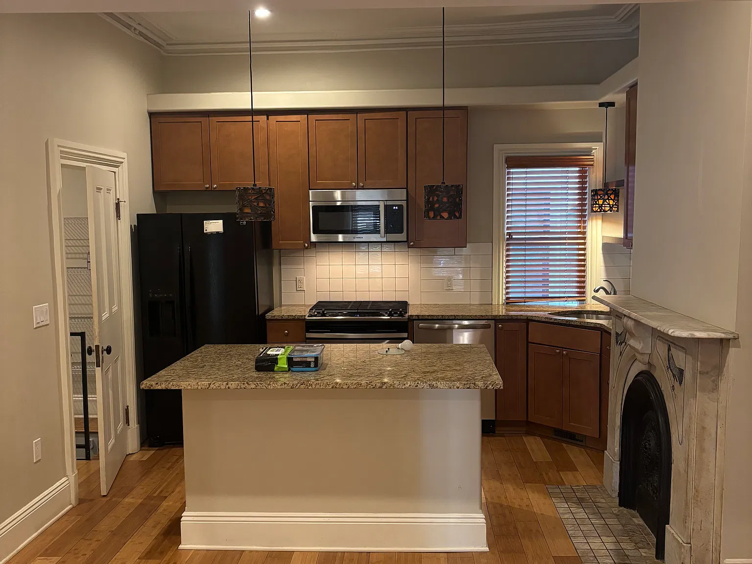 2 bed, 1.5 bath, 1200 sqft, $1,850 — Photo 4