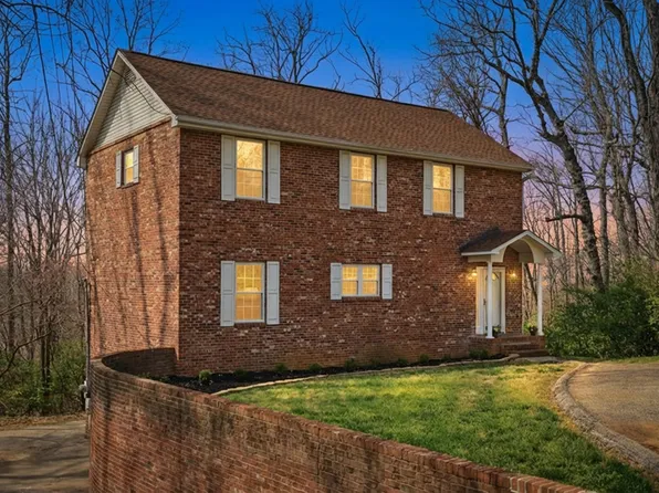 1711 Christmas Dr, Morristown, TN 37814