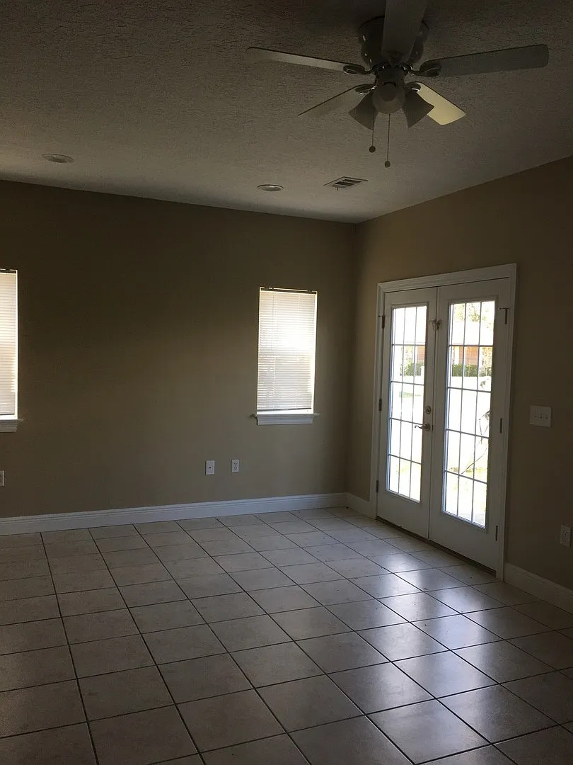 Great Townhome w/Easy Access to Shopping, Dining & Tyndall AFB! — Photo 4