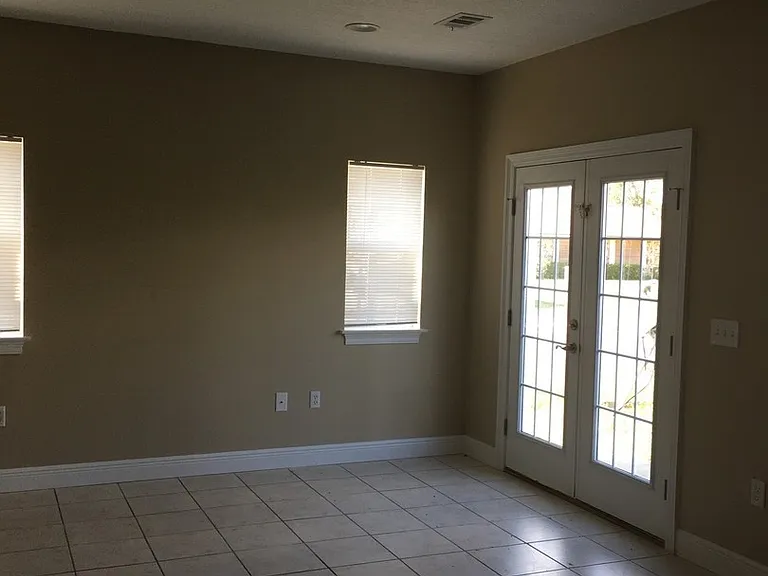 7009 Edwardian Ct — Photo 4