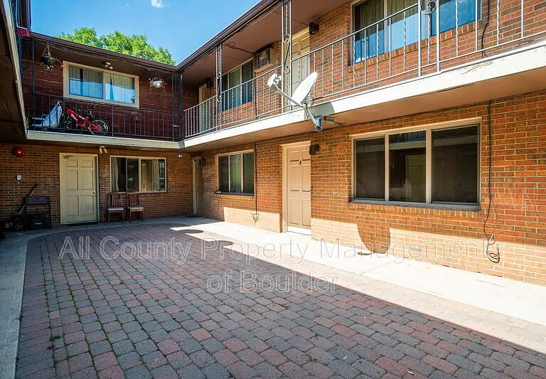 1353 Coffman St #8 — Photo 1