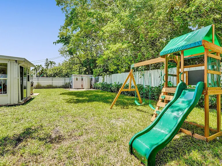 2633 Adams St — Photo 39
