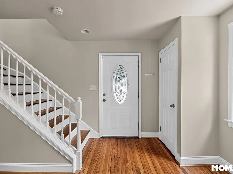 8507 Potomac Ave — Photo 7