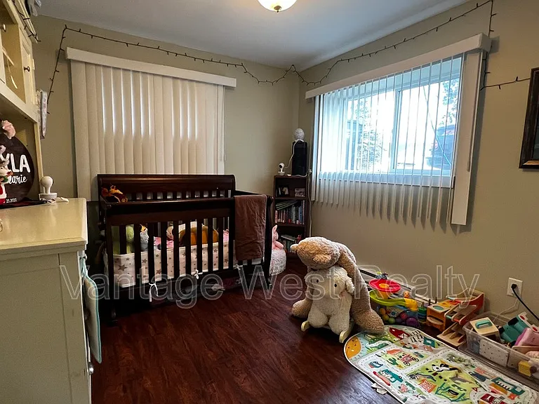 1560B Glenmore Rd N — Photo 8