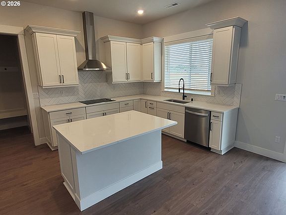 3rd image of 1524 NE 9th Ave