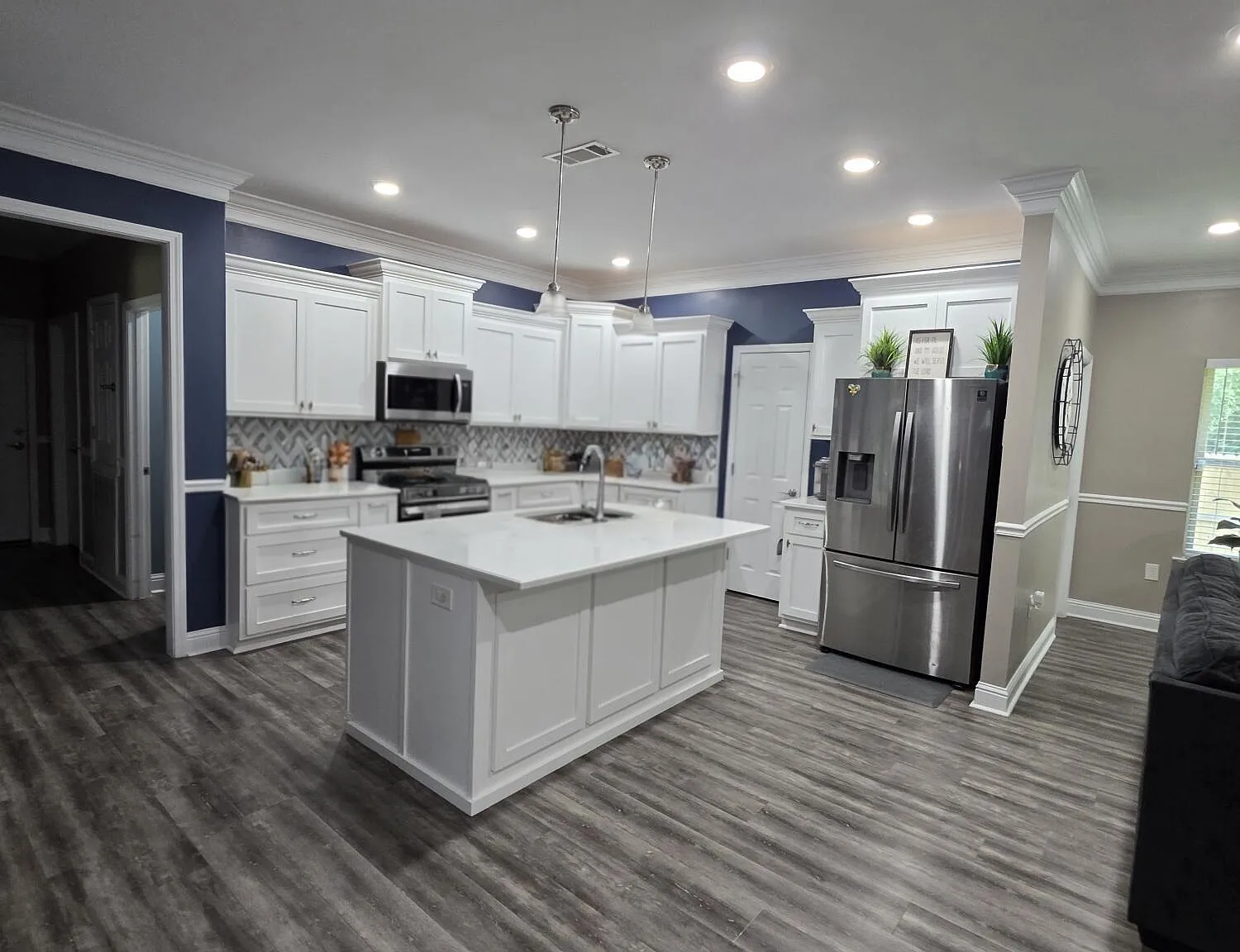 4 bed, 2.5 bath, 1900 sqft, $2,325 — Photo 2