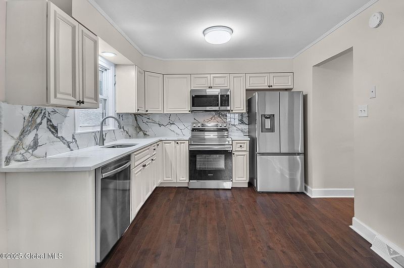 4th image of 311 Old Loudon Road