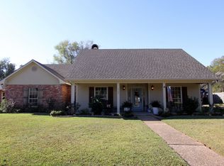 1102 W Shore Dr, Alexandria, LA 71303