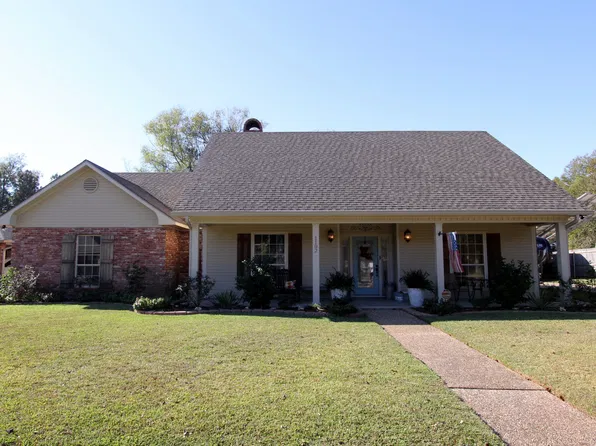 1102 W Shore Dr, Alexandria, LA 71303