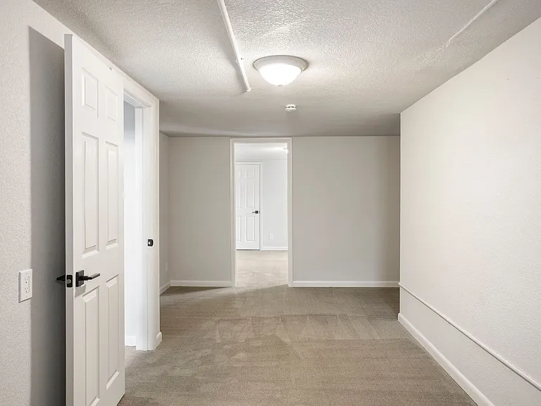 2085 S Saint Paul St — Photo 10