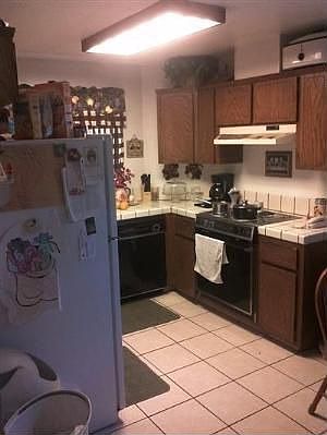 4th image of 3022 N Selland Ave