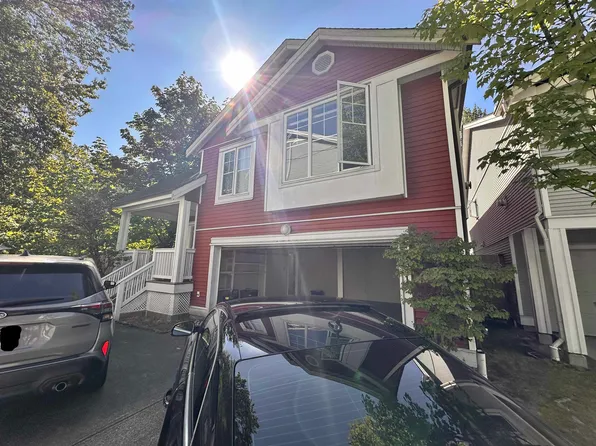 3000 Riverbend Dr #301, Coquitlam, BC V3C 6R1