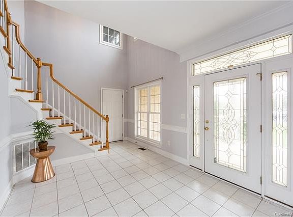 4th image of 9714 Hillspring Dr