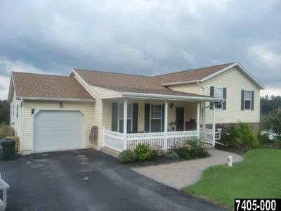 4 Spring Creek Dr, Shrewsbury, PA, 17361