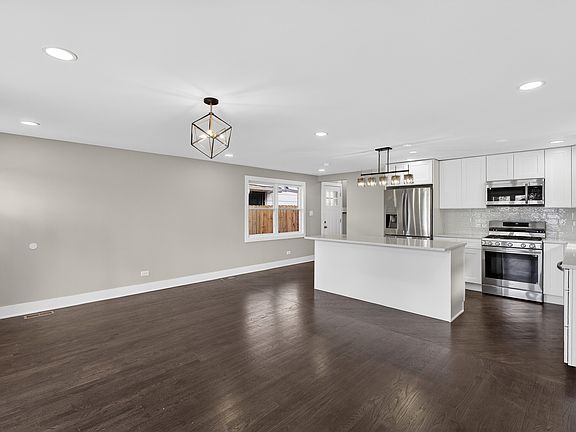 4th image of 11539 S Carpenter St