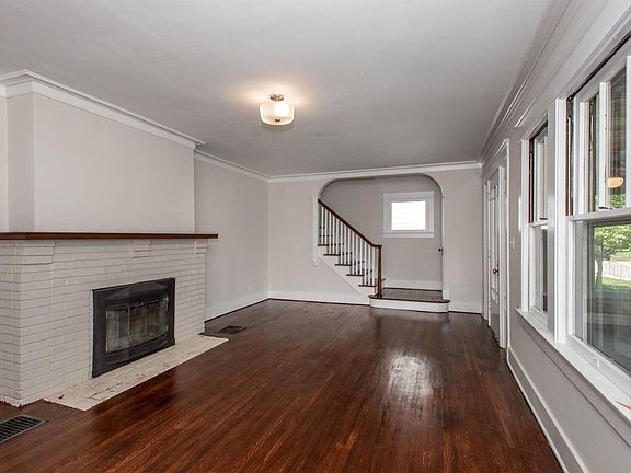 4th image of 919 Park Ave
