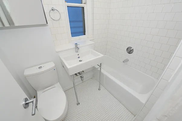 Rented by Aether Property Group | media 26