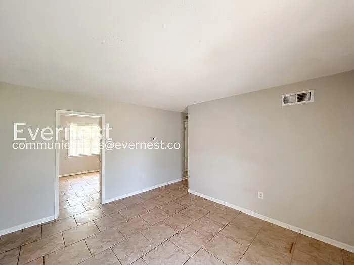 8044 Oakbrook Dr — Photo 6