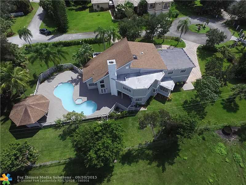 1st image of 831 NW 122nd Ave