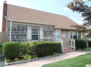 1516 Scriven Ave, Bellmore, NY 11710