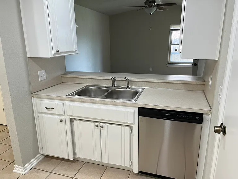 1207 Sequoyah Cir — Photo 10