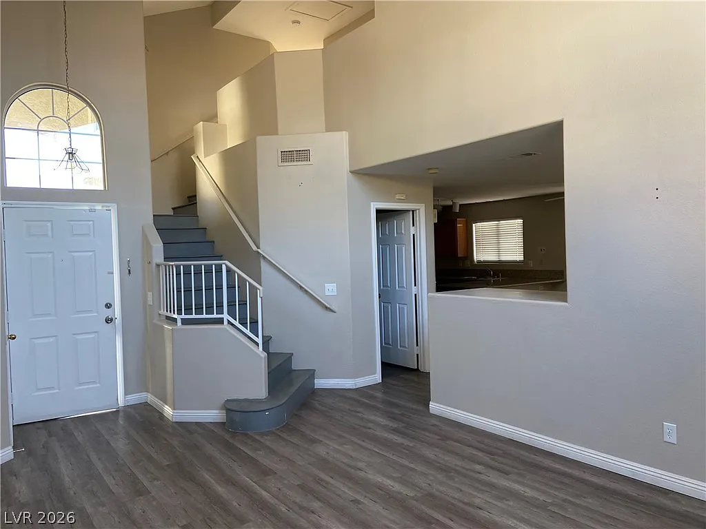 3 bed, 2.5 bath, 1633 sqft, $1,950 — Photo 4