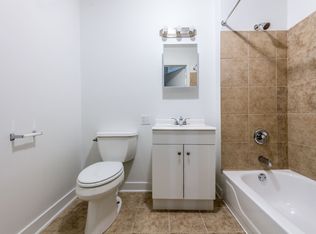9001 S Commercial, Chicago, IL 60617