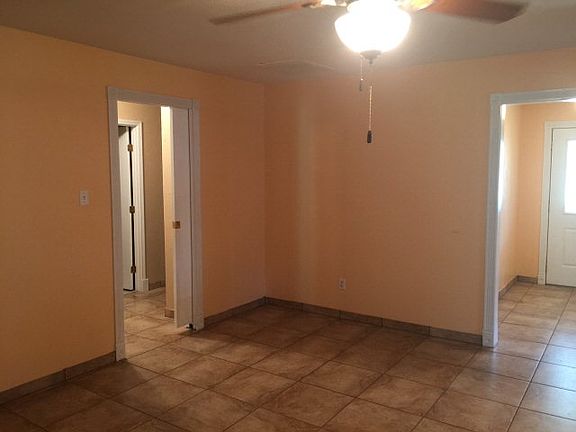 5th image of 929 Mulberry Ln