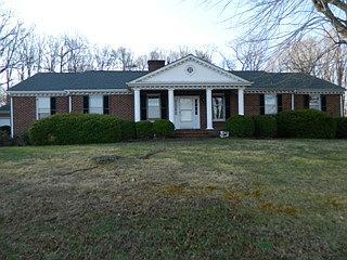 2nd image of 553 Lake Court Ave