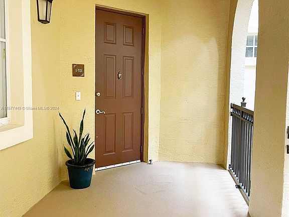 4th image of 2925 NW 126th Ave APT 321