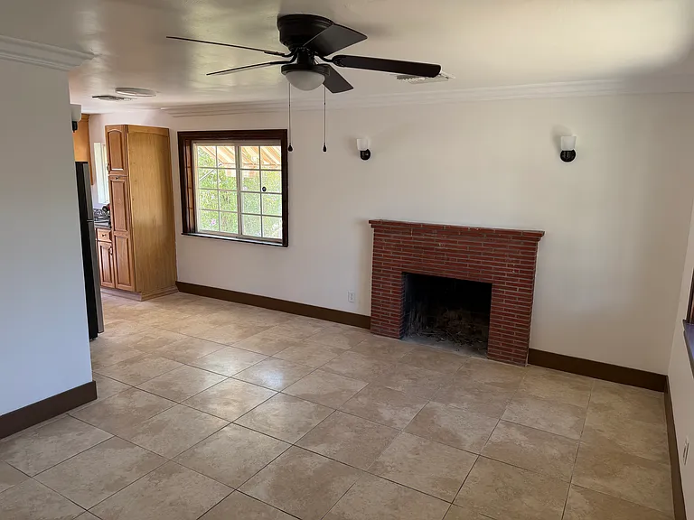 625 W 28th St — Photo 12