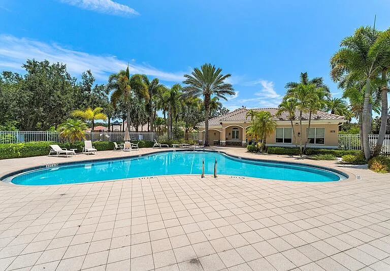 4526 Illicium Dr — Photo 47